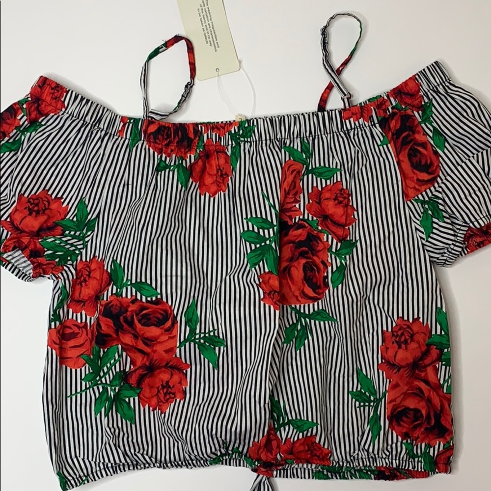 Off the Shoulder Rose Blouse - Picture 3 of 4
